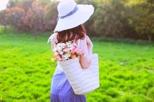 女儿死那天，丈夫忙着给白月光拍私房照小说 女儿死那天，丈夫忙着给白月光拍私房照巴巴露亚