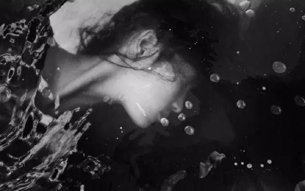 听张小娴说爱情,忽而泪流