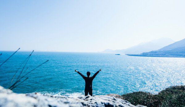 29岁硕士毕业生跳江自杀,生前18篇日记曝光:太用力的人生,是场